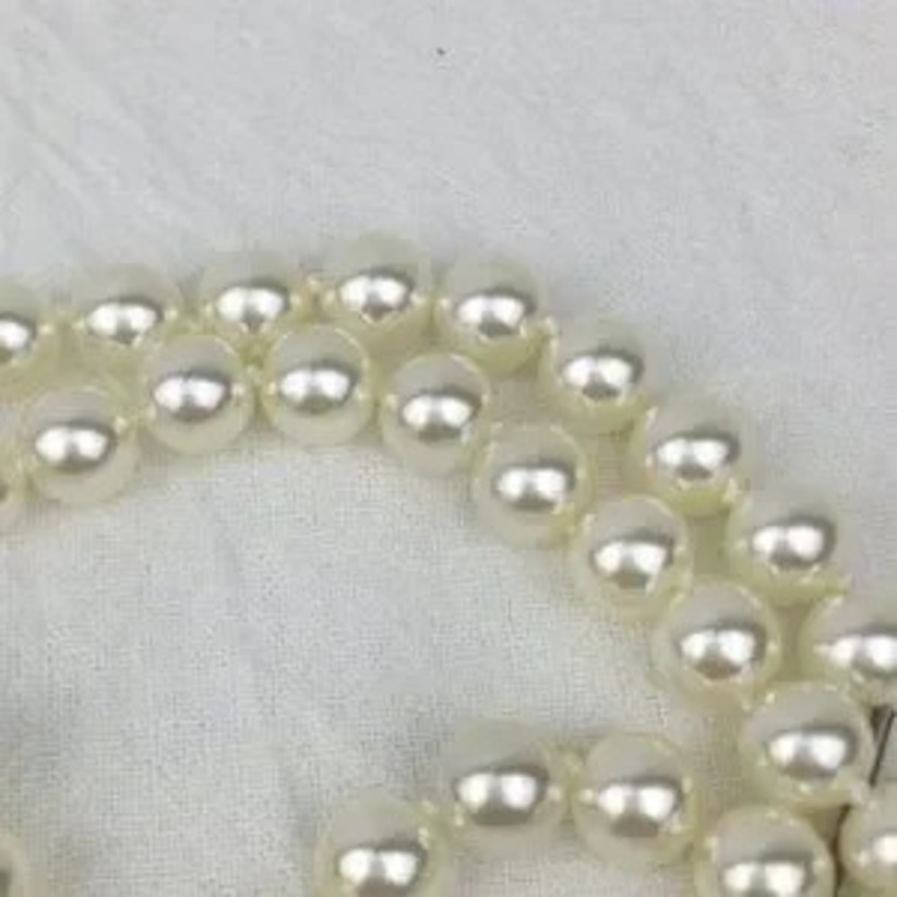 Vivienne Westwood Irregular Three Row Pearl Bas Relief Choker in Silver - Picture 4 of 5